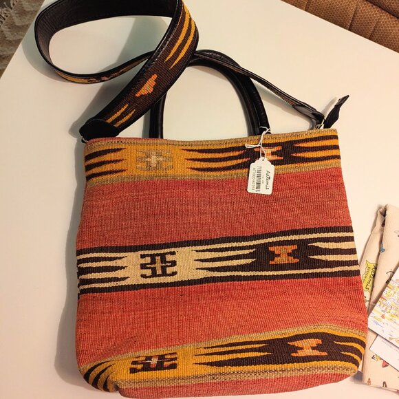 NWT Artemis Design Co. Kilim Tote Bag ~ One of a Kind pattern - Picture 2 of 16